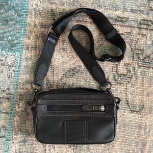 COACH Crossbody Camera bag black leather VGUC